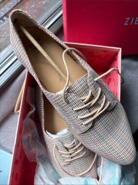 Ziera women’s leather Oscar Oxford shoes NWT, size 42